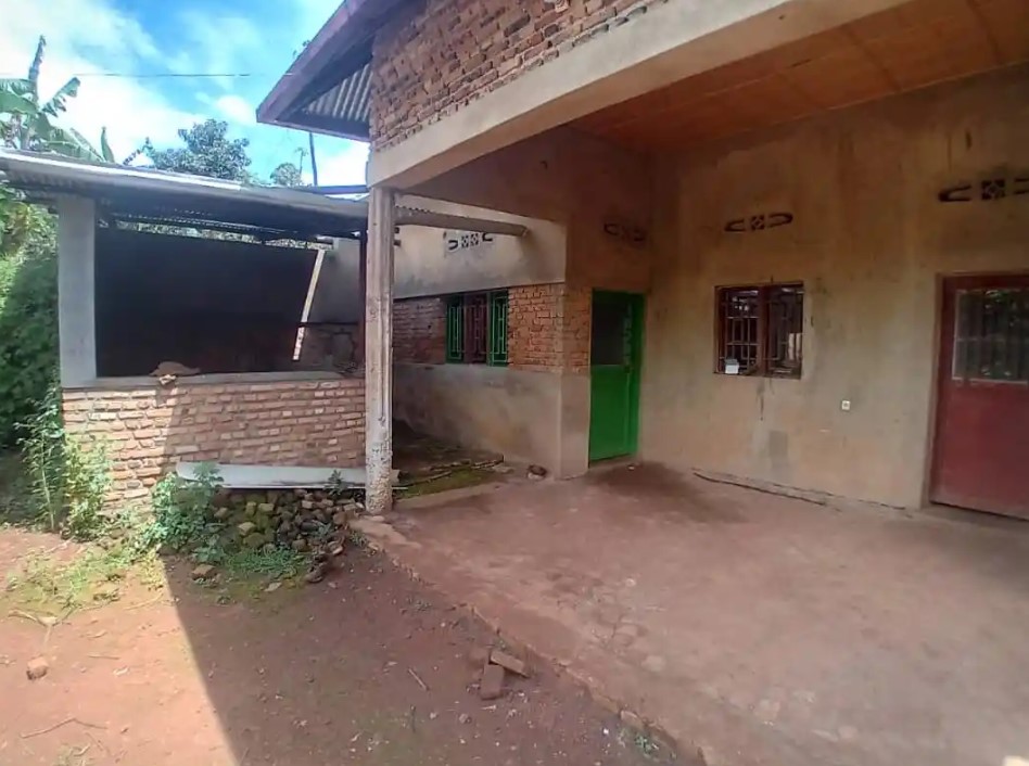 Nyagasambu 1 km from the road, it’s in Large plot of 620sqm Image